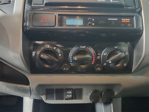 Used 2014 Toyota Tacoma PreRunner image 32