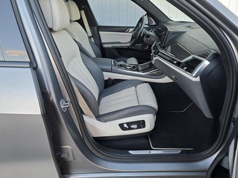 Used 2023 BMW X7 M60i image 47
