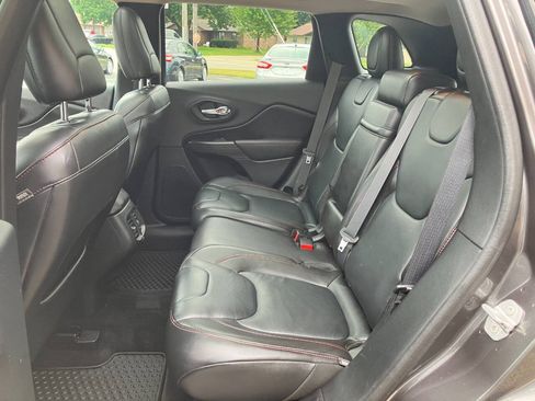 Used 2015 Jeep Cherokee Trailhawk w/ Leather Interior Group AWD/4WD image 12