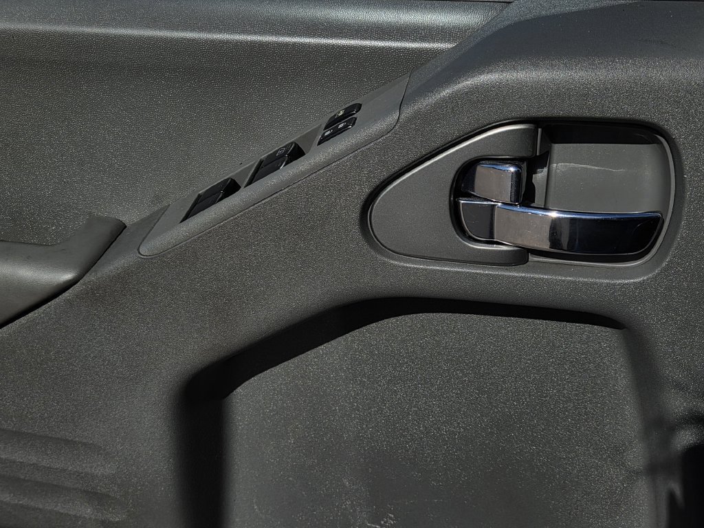 Used 2018 Nissan Frontier SV RWD image 19