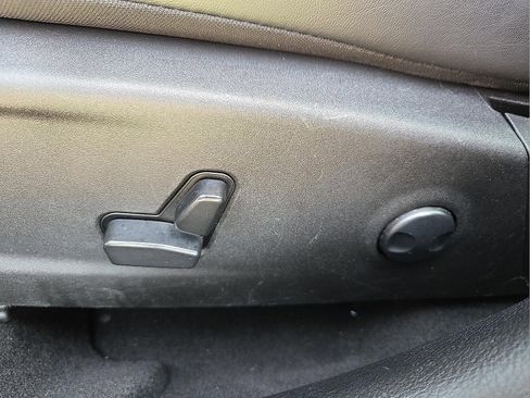 Used 2023 Chrysler 300 S image 15