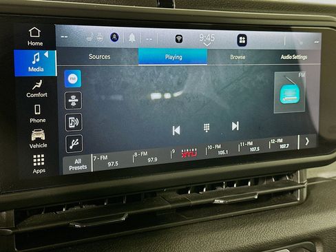 Used 2025 Jeep Wrangler Willys AWD/4WD image 21