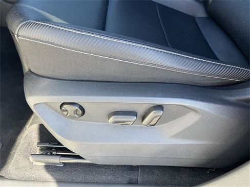 Used 2021 Volkswagen Atlas Cross Sport SE image 14