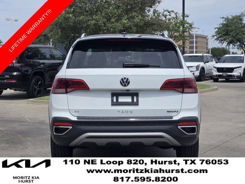 Used 2024 Volkswagen Taos SE w/ Panoramic Sunroof Package FWD image 15