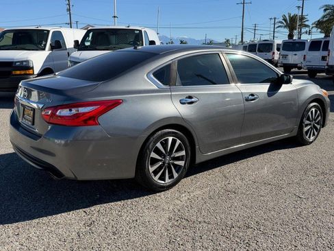 Used 2016 Nissan Altima 2.5 SV image 6