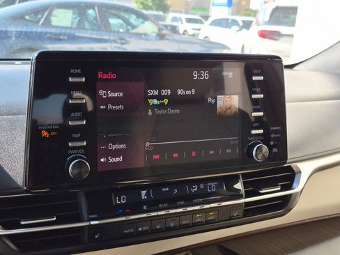 Used 2023 Toyota Sienna XLE w/ XLE Plus Package AWD/4WD image 25