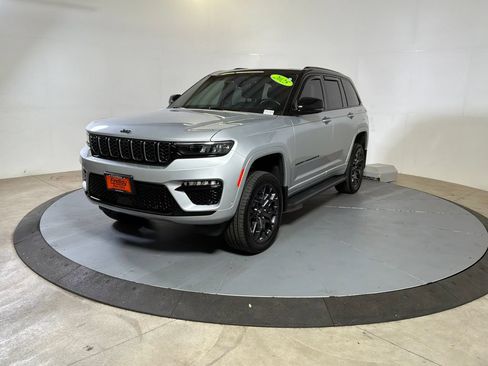 Used 2025 Jeep Grand Cherokee Summit w/ Obsidian Package AWD/4WD image 1
