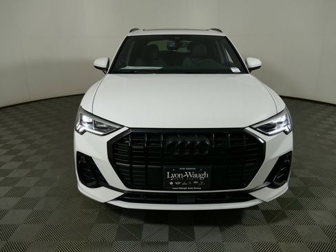 New 2025 Audi Q3 2.0T Premium image 8