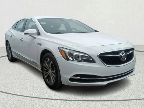 Used 2018 Buick LaCrosse Essence FWD image 1
