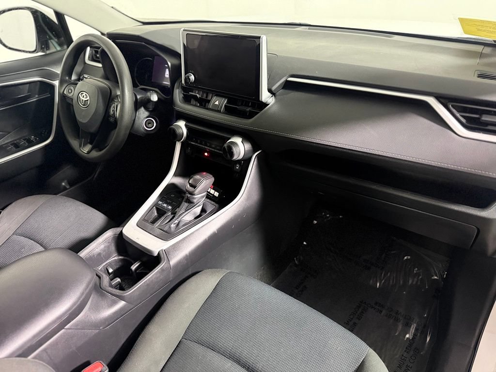 Used 2023 Toyota RAV4 LE AWD/4WD image 23