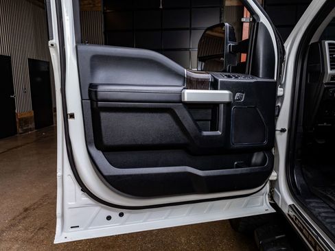 Used 2020 Ford F250 Lariat image 35