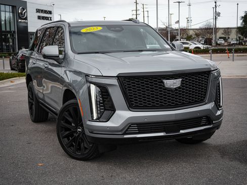 Used 2025 Cadillac Escalade Sport Platinum w/ LPO, ONYX Package image 2