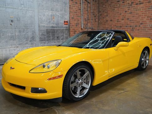 Used 2007 Chevrolet Corvette Coupe w/ Preferred Equipment Group RWD image 57