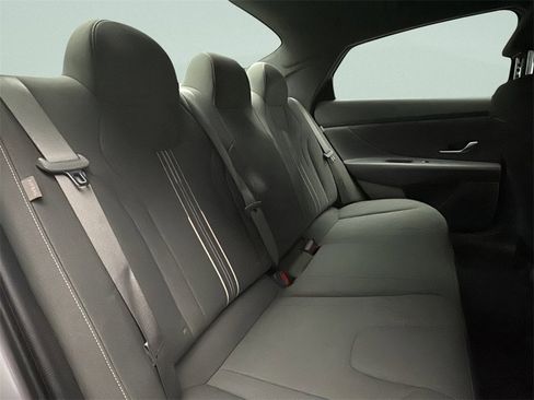 Certified 2024 Hyundai Elantra Blue image 11