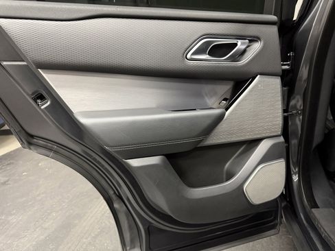 Used 2021 Land Rover Range Rover Velar R-Dynamic S image 39