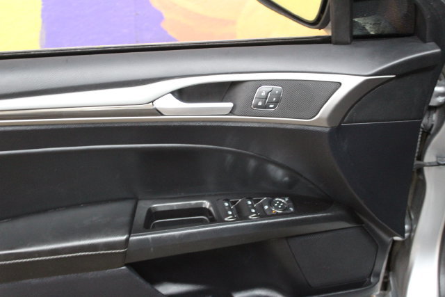 Used 2020 Ford Fusion SEL FWD image 13