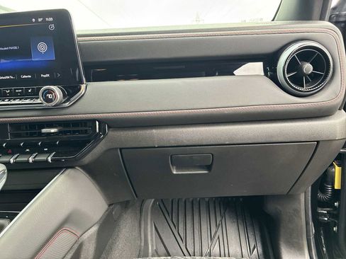 Used 2025 Chevrolet Colorado Z71 w/ Midnight Edition image 29