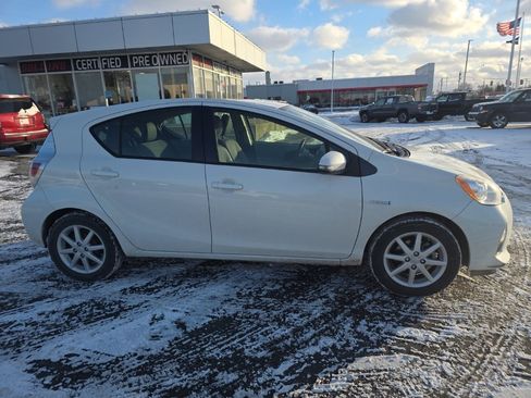 Used 2014 Toyota Prius C Four image 4
