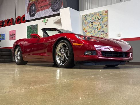 Used 2008 Chevrolet Corvette Convertible w/ Preferred Equipment Group RWD image 16
