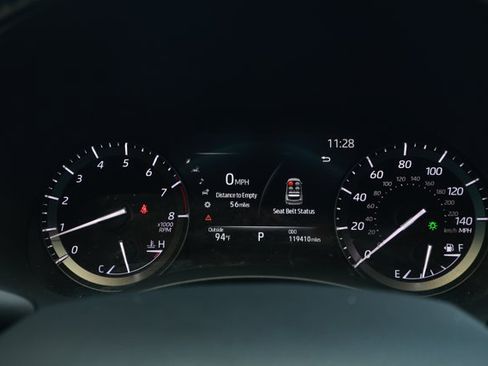 Used 2020 Toyota Highlander XLE AWD/4WD image 12