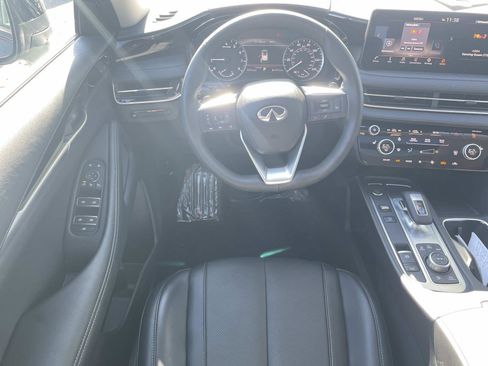 Certified 2025 INFINITI QX60 Pure image 12