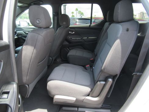 Used 2023 Chevrolet Traverse LT FWD image 34