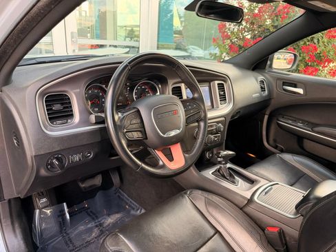Used 2022 Dodge Charger SXT w/ Leather Interior Group RWD image 17