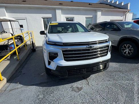 New 2026 Chevrolet Traverse High Country w/ LPO, Floor Liner Package image 8