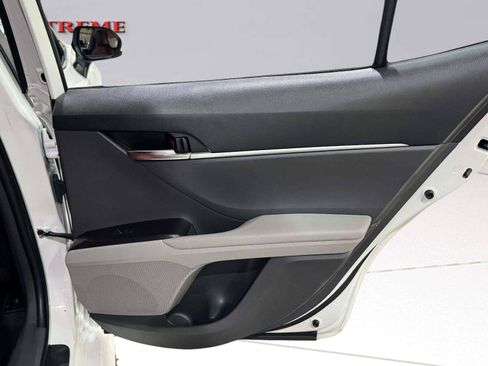 Used 2021 Toyota Camry SE FWD image 32