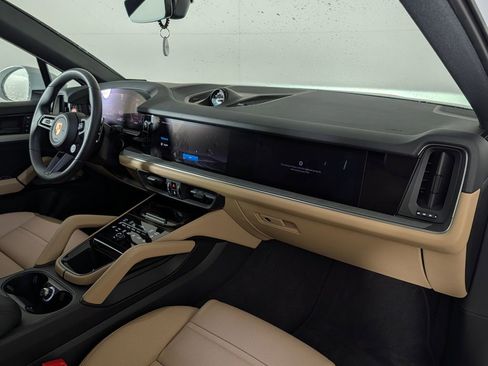 Used 2026 Porsche Cayenne S image 19