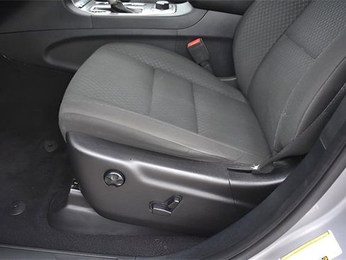 Used 2020 Jeep Grand Cherokee Laredo w/ 18" Wheel & 8.4" Radio Group image 11