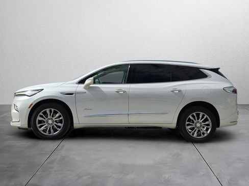 Used 2022 Buick Enclave Avenir w/ Avenir Technology Package FWD image 2