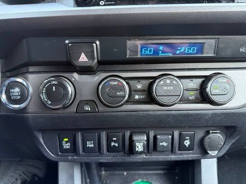 Used 2021 Toyota Tacoma TRD Off-Road w/ Technology Package AWD/4WD image 20