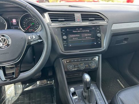 Used 2021 Volkswagen Tiguan SE R-Line FWD image 18