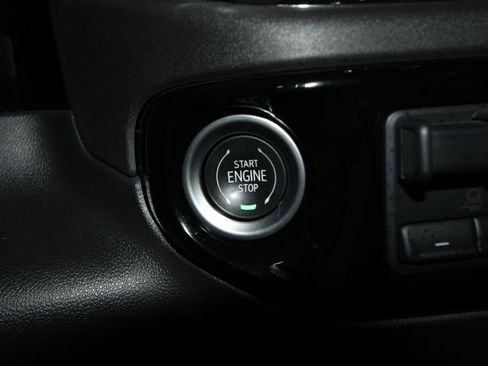 Used 2023 Chevrolet Silverado 1500 ZR2 w/ Technology Package AWD/4WD image 16
