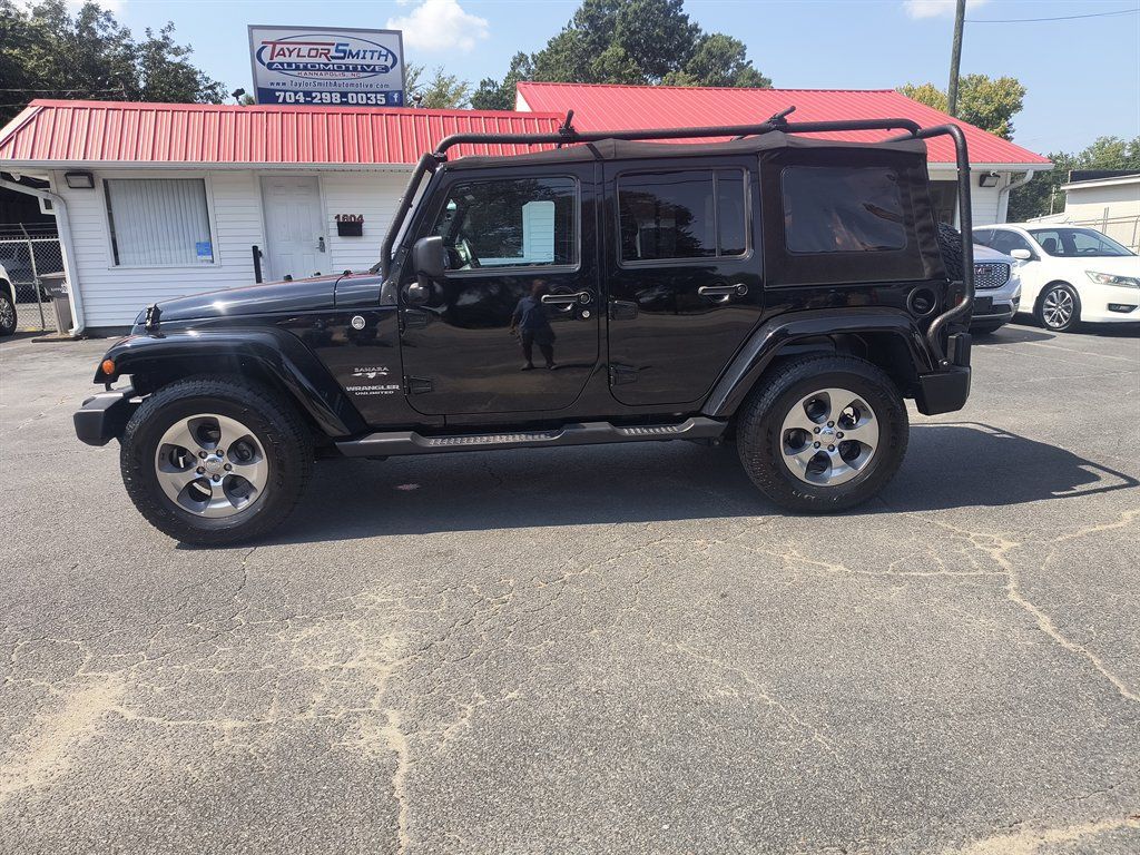 Used 2017 Jeep Wrangler Unlimited Sahara w/ Max Tow Package AWD/4WD image 2
