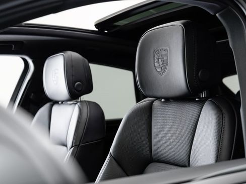 New 2025 Porsche Macan image 10