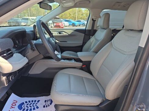 Certified 2025 Ford Explorer Active w/ Active Comfort Package image 6