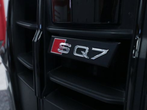 Used 2020 Audi SQ7 Prestige w/ Prestige Package image 33