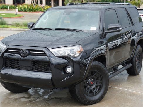 Used 2023 Toyota 4Runner SR5 Premium w/ Moonroof Package RWD image 2