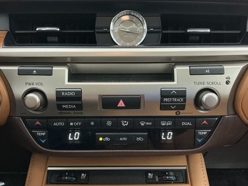 Used 2017 Lexus ES 350 w/ Premium Package FWD image 36