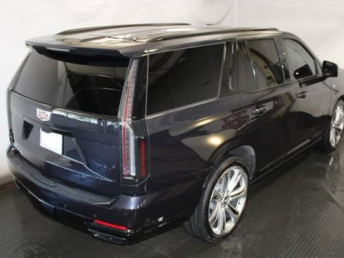 Certified 2025 Cadillac Escalade Sport w/ Touring Package AWD/4WD image 4