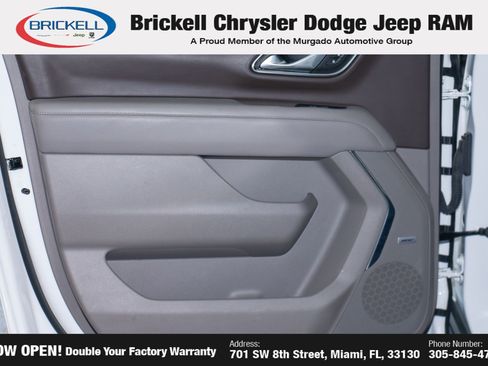 Used 2024 GMC Yukon XL SLT RWD image 11