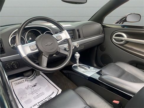 Used 2004 Chevrolet SSR w/ Preferred Equipment Group image 12