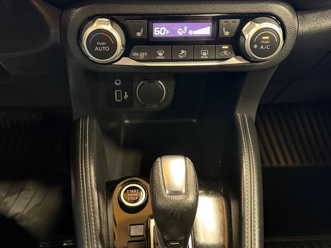 Used 2020 Nissan Kicks SR w/ SR Premium Package FWD image 18