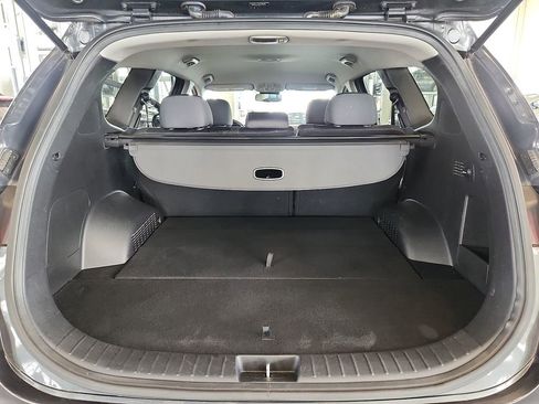 Used 2020 Hyundai Santa Fe SE image 29