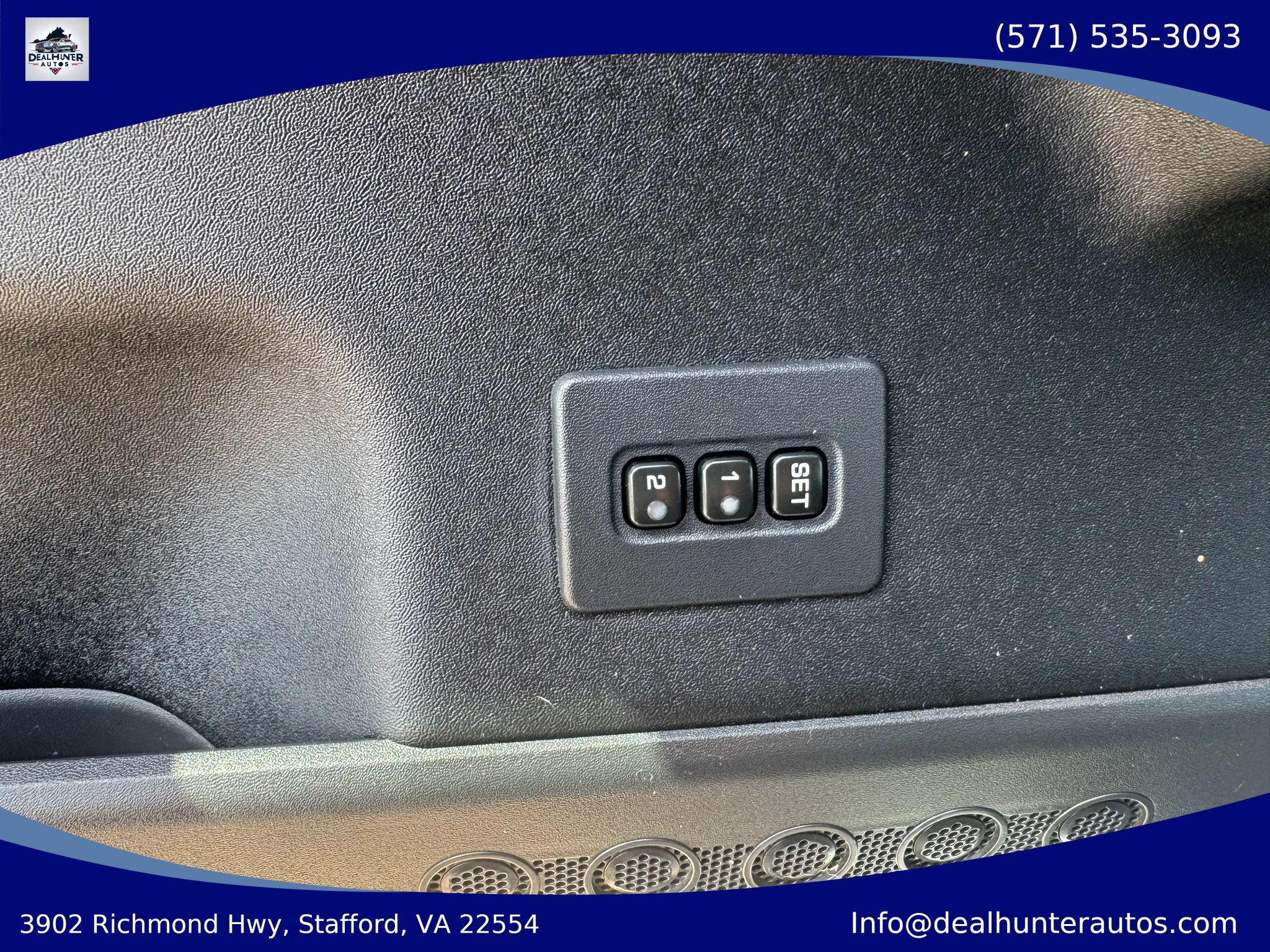 Used 2014 Nissan Titan SL w/ SL Moonroof Package AWD/4WD image 20