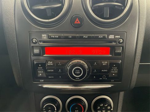 Used 2014 Nissan Rogue S image 17