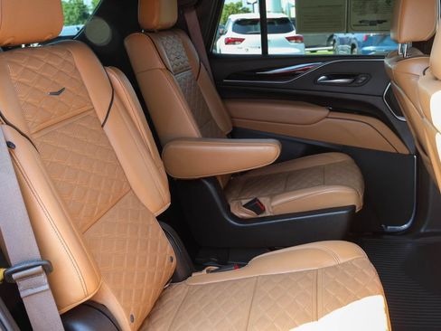 Used 2022 Cadillac Escalade Sport w/ Touring Package AWD/4WD image 24