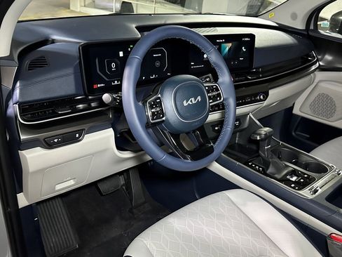 New 2025 Kia Carnival SX image 20